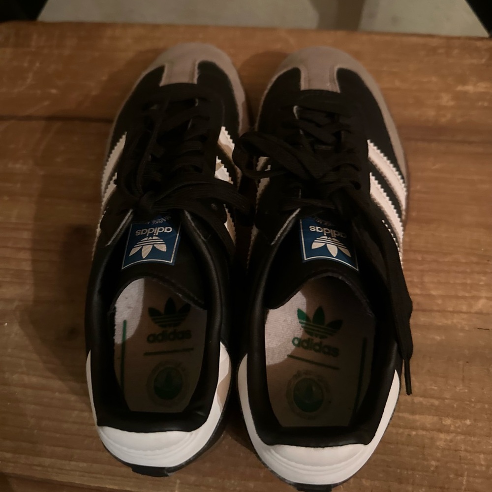 Kids adidas sambas size 2